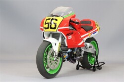 AUTOart Aa12566 Composite 1/12 Honda NSR500 WGP500 #56 "Baribari Legend" Gun Koma with Helmet - image 5