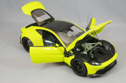 AUTOart Composite Aa70279 1/18 Aston Martin Vantage 2019 Metallic Lime Green/Carbon BlackRoof - image 4