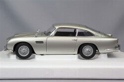 AUTOart Aa70296 Composite 1/18 Aston Martin DB5 Bond Car "007 Goldfinger" - image 2