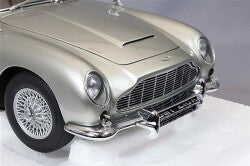 AUTOart Aa70296 Composite 1/18 Aston Martin DB5 Bond Car "007 Goldfinger" - image 9