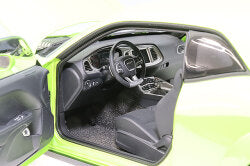 AUTOart Composite Aa71769 1/18 Dodge Challenger SRT Super Stock 2023 Metallic Lime Green (SUBLIME) - image 7