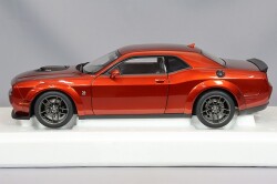 AUTOart Composite Aa71773 1/18 Dodge Challenger R/T Scat Pack Widebody 2022 Cinnamon Stick(Metallic Orange) - image 2