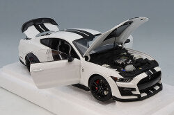 AUTOart Composite Aa73095 1/18 Ford Mustang Shelby GT500 White / Black Stripes - image 4