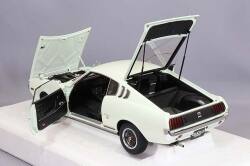 AUTOart Composite Aa78766 1/18 Toyota Celica Liftback 2000GT RA25 1973 White - image 4