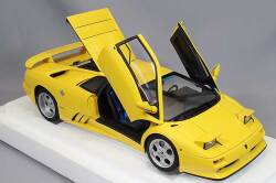 AUTOart Composite Aa79144 1/18 Lamborghini Diablo SE30 Jota Yellow - image 4