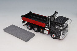 Kyosho KS03940BK 1/43 UD Trucks Quon Kyokuto Dump Truck Black Metallic - image 4