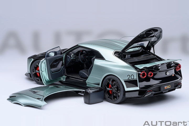 AUTOart Aa77512 Nissan GT-R50 Metallic Green Black - opening panels and included bag