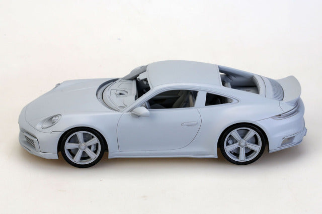 Alpha Model AM02-0097 1/24 Porsche 911(992) Sport Classic Resin Model Kit - image 3