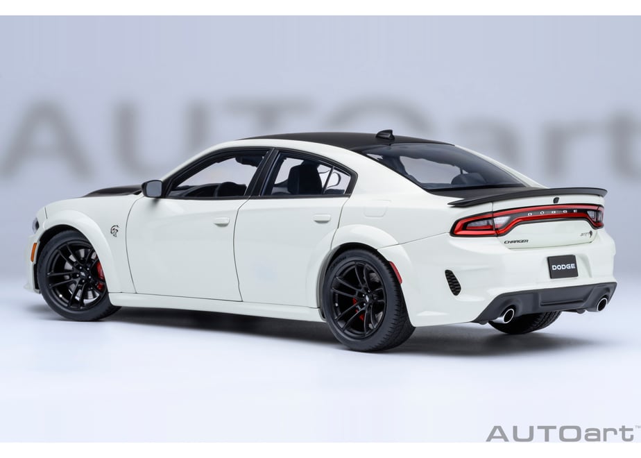 AUTOart 71751 1/18 Dodge Charger SRT Hellcat Redeye Jailbreak Knuckle White / Matte Black - view 03