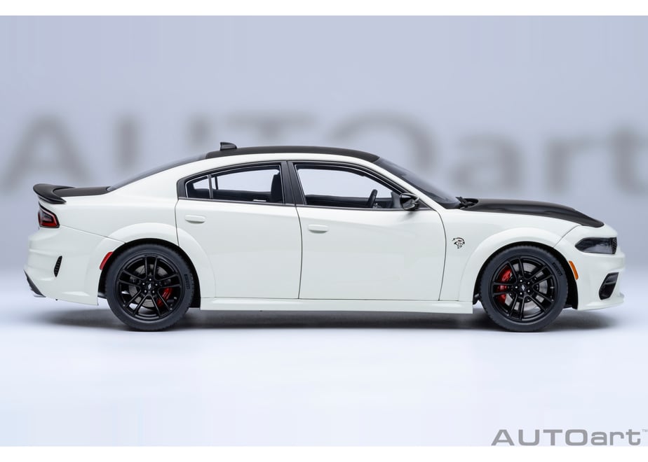 AUTOart 71751 1/18 Dodge Charger SRT Hellcat Redeye Jailbreak Knuckle White / Matte Black - view 05