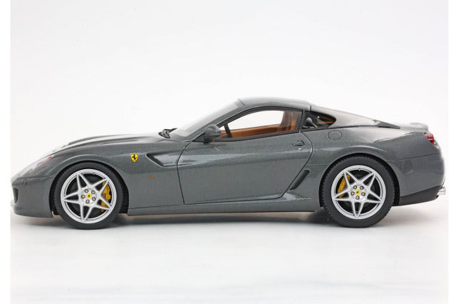 BBR Models BBR1872B1V 1/18 Ferrari 599 GTB Fiorano 2006 Manual Gear Gurigio Silverstone - Cuoio Color Interior (with Display Case) - image 4