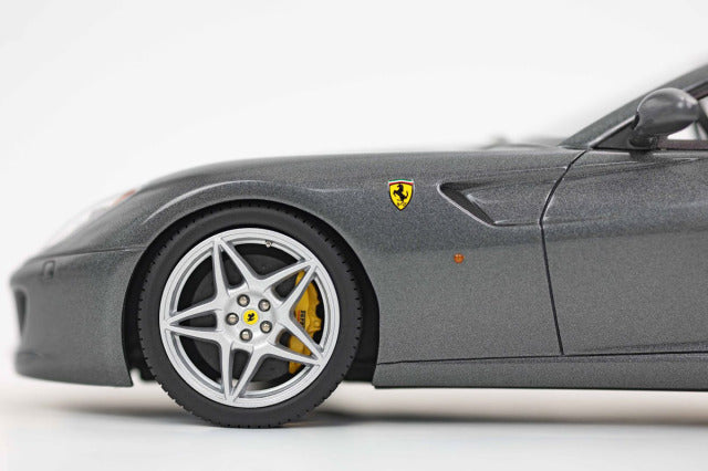 BBR Models BBR1872B1V 1/18 Ferrari 599 GTB Fiorano 2006 Manual Gear Gurigio Silverstone - Cuoio Color Interior (with Display Case) - image 7