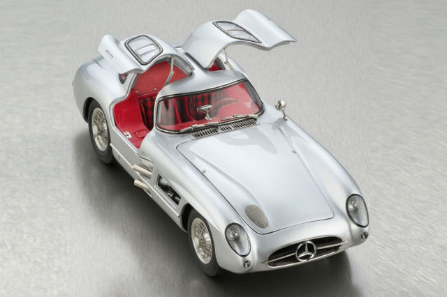 CMC M076 1/18 Mercedes-Benz 300 SLR Coupe 1955 Red interior - image 4