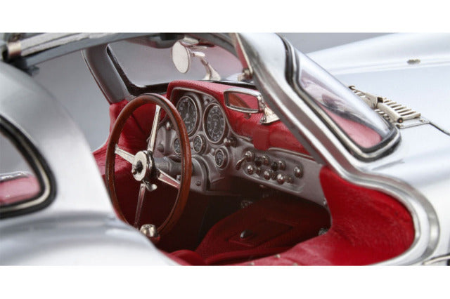 CMC M076 1/18 Mercedes-Benz 300 SLR Coupe 1955 Red interior - image 7