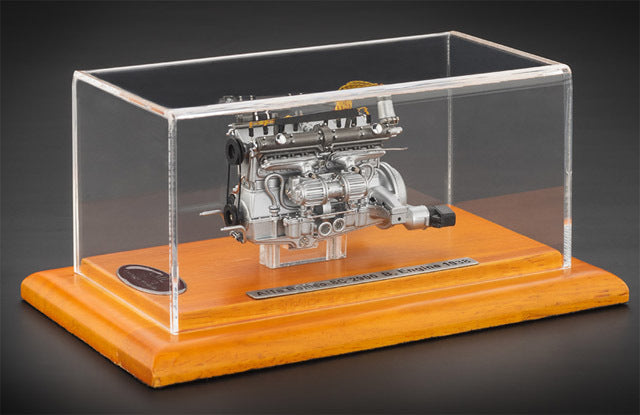 CMC M131 1/18 Alfa Romeo 8C 2900B Engine Display with Case - image 5