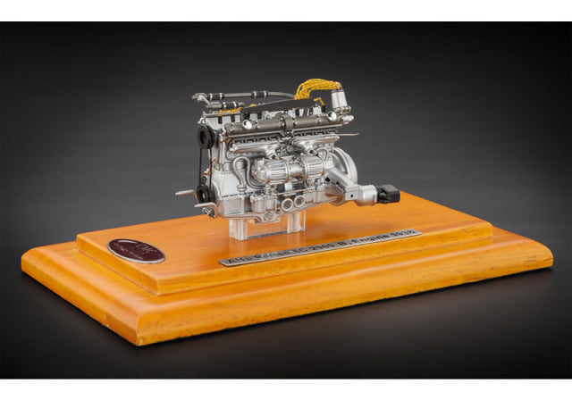 CMC M131 1/18 Alfa Romeo 8C 2900B Engine Display with Case - image 1