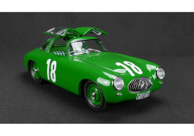 CMC M158 1/18 Mercedes-Benz 300SL Great Price of Bern 1952 #18 Green - image 3