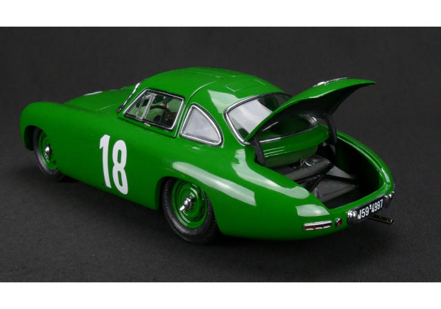 CMC M158 1/18 Mercedes-Benz 300SL Great Price of Bern 1952 #18 Green - image 4