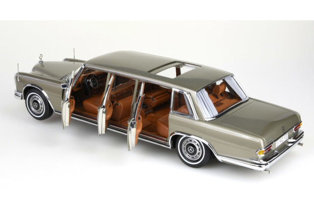 CMC M204 1/18 Mercedes-Benz (W100) 6-door Pullman with sunroof - image 2