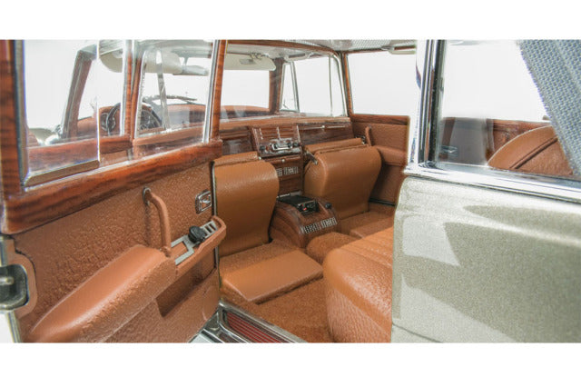 CMC M204 1/18 Mercedes-Benz (W100) 6-door Pullman with sunroof - image 4