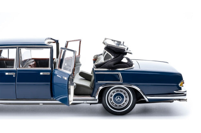 CMC M205 1/18 Mercedes-Benz (W100) 6-door Pullman Landaulet - image 5