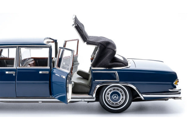 CMC M205 1/18 Mercedes-Benz (W100) 6-door Pullman Landaulet - image 6
