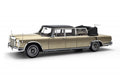 CMC M217 1/18 Mercedes-Benz 600 Landaulet Two tone Beige/Brown - image 1