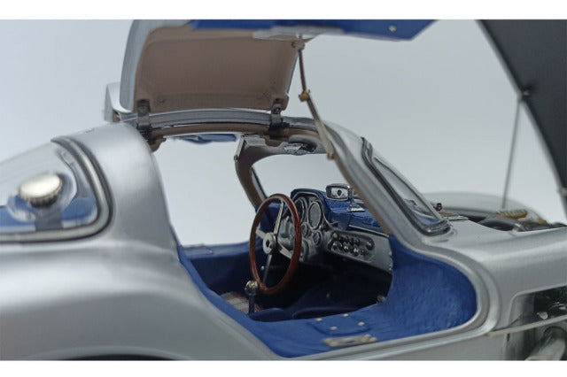 CMC M243 1/18 Mercedes-Benz 300 SLR Coupe 1955 Blue interior - image 6