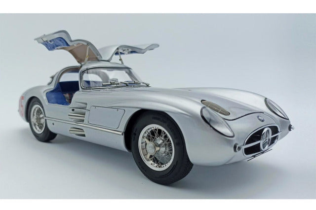 CMC M244 1/18 Mercedes-Benz 300 SLR Coupe GP Sweden 1955 Rudolf Uhlenhaut #15 Limited 1000pcs - image 2