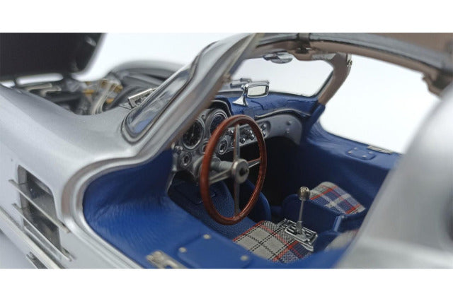 CMC M244 1/18 Mercedes-Benz 300 SLR Coupe GP Sweden 1955 Rudolf Uhlenhaut #15 Limited 1000pcs - image 8