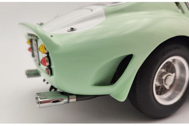 CMC M-247 1/18 Ferrari 250 GTO RHD #3505 Stirling Moss #15 Limited 2200pcs - image 8