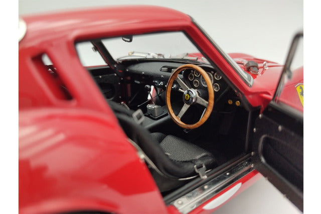 CMC M-249 1/18 Ferrari 250 GTO RHD #3647 2nd 1000km Paris Montlhery 1962 J.Surtees / M.Parkes #11 Limited 2000pcs - image 4