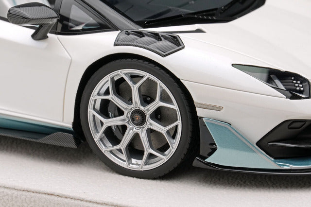 EIDOLON EML079F 1/18 Lamborghini Aventador SVJ Roadster 2020 Ad Personam 2tone Paint Pearl White / Azzuro Thetys Limited 50pcs - image 6