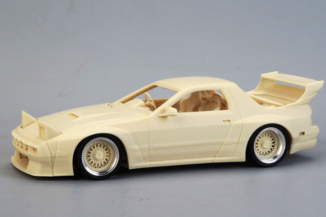 Hobby Design HD03-0620 1/24 Rocket Bunny Mazda RX7(FC3S) Model Kit - image 2