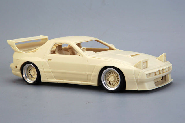 Hobby Design HD03-0620 1/24 Rocket Bunny Mazda RX7(FC3S) Model Kit - image 5