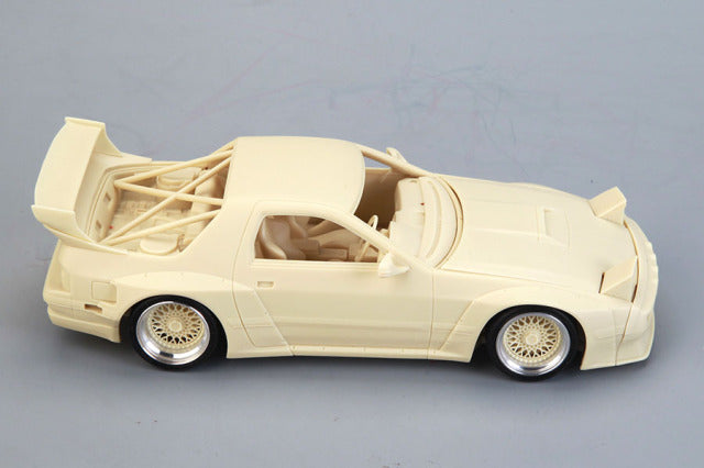 Hobby Design HD03-0620 1/24 Rocket Bunny Mazda RX7(FC3S) Model Kit - image 9