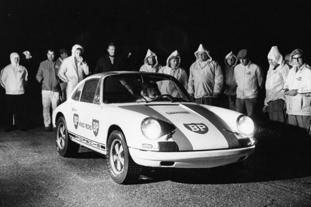 Amalgam M5915 1/18 Porsche 911R BP World Record 1967 - image 10