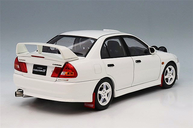 MotorHelix FS-M84010 1/18 Mitsubishi Lancer Evolution IV GSR Rally Lamp Pod Scotia White Diecast - view 3
