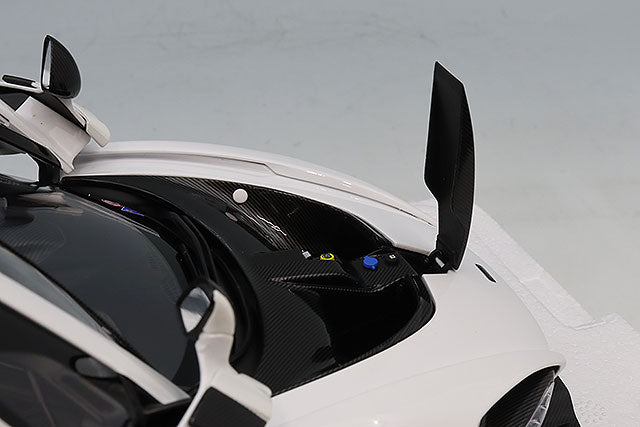LCD Models LCD18016WH 1/18 McLaren Senna GTR 2019 White - view 6