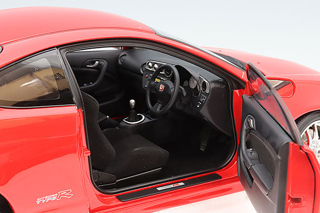 LCD Models LCD18019RE 1/18 Honda Integra Type R DC5 2001 Red - view 7