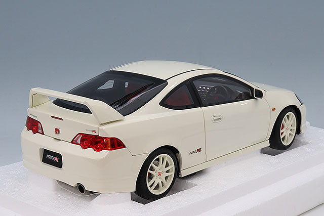 LCD Models LCD18019WH 1/18 Honda Integra Type R DC5 2001 White Diecast - view 3