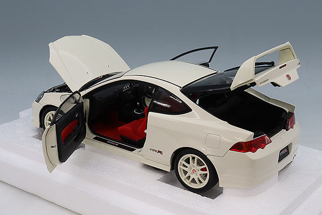 LCD Models LCD18019WH 1/18 Honda Integra Type R DC5 2001 White Diecast - view 5