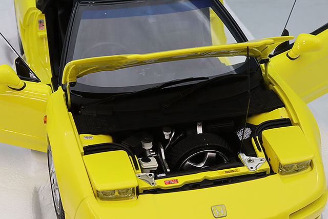 LCD Models LCD18022YE 1/18 Honda NSX NA1 Yellow Diecast - view 7