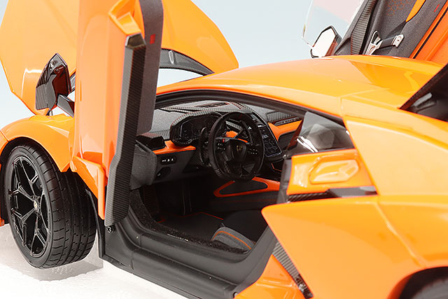 LCD Models LCD18026OR 1/18 Lamborghini Revuelto 2023 Orange - view 7