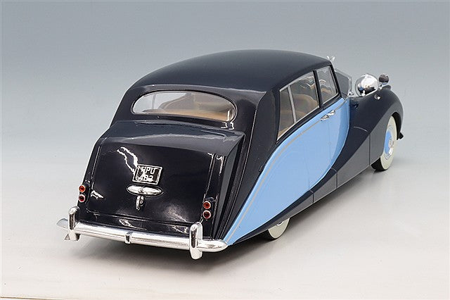Model Car Group MCG18051 1/18 Rolls-Royce Silver Wraith Empress by Hooper 1956 Black/Light Blue Diecast - view 3