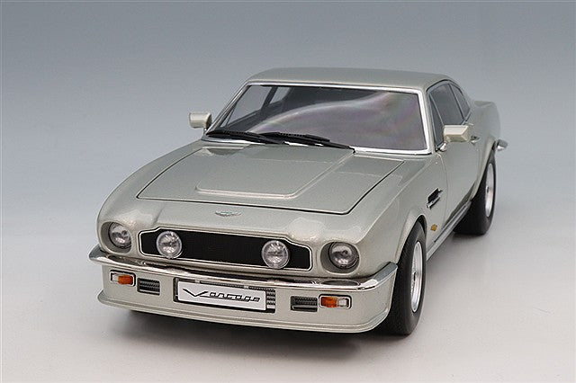 XiaoGuang Model XGM8260714S 1/18 Aston Martin V8 Vantage Silver Diecast - view 1