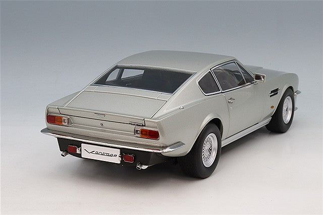 XiaoGuang Model XGM8260714S 1/18 Aston Martin V8 Vantage Silver Diecast - view 3