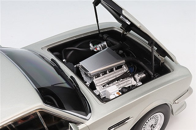 XiaoGuang Model XGM8260714S 1/18 Aston Martin V8 Vantage Silver Diecast - view 6