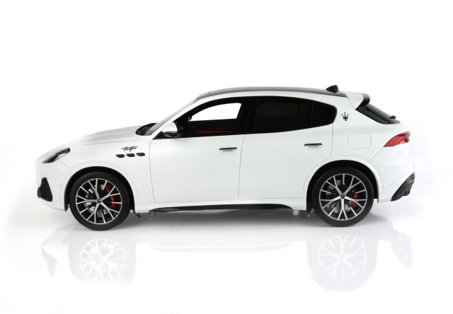 BBR P18220GV 1/18 Maserati Grecale Trofeo White Limited 28pcs (with Display Case) - image 4