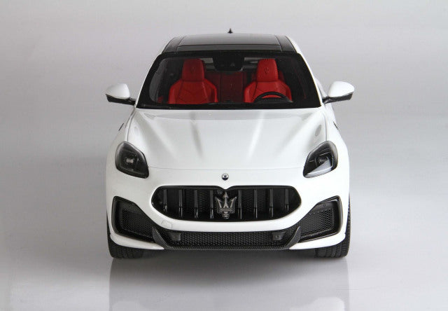 BBR P18220GV 1/18 Maserati Grecale Trofeo White Limited 28pcs (with Display Case) - image 5